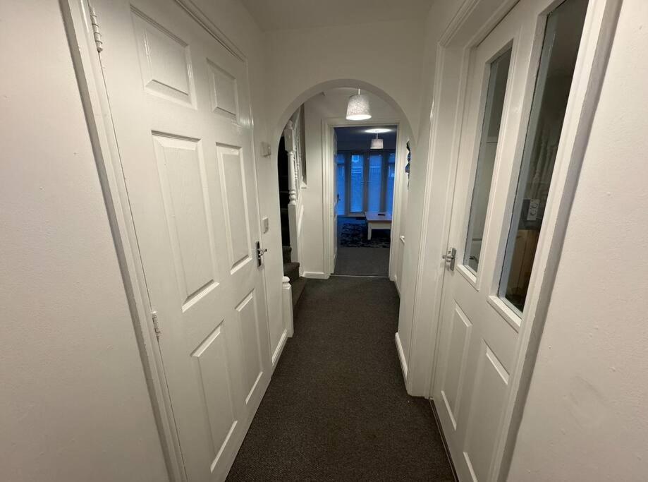 Modern Townhouse - 3 Bed 2.5 Bath 2 Private Gated Parking Villa Wellingborough Eksteriør billede