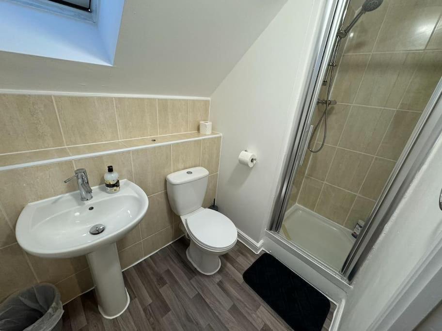 Modern Townhouse - 3 Bed 2.5 Bath 2 Private Gated Parking Villa Wellingborough Eksteriør billede