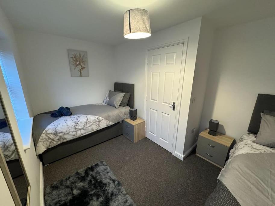 Modern Townhouse - 3 Bed 2.5 Bath 2 Private Gated Parking Villa Wellingborough Eksteriør billede