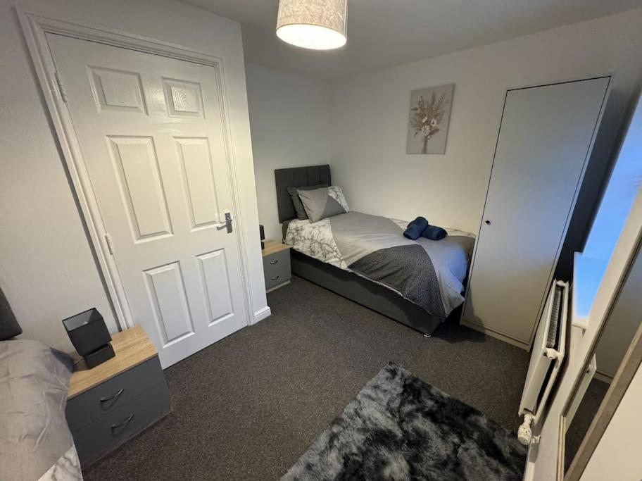 Modern Townhouse - 3 Bed 2.5 Bath 2 Private Gated Parking Villa Wellingborough Eksteriør billede
