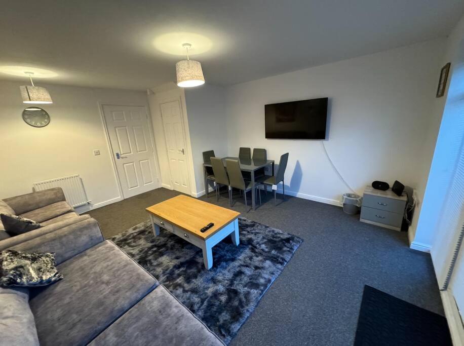 Modern Townhouse - 3 Bed 2.5 Bath 2 Private Gated Parking Villa Wellingborough Eksteriør billede