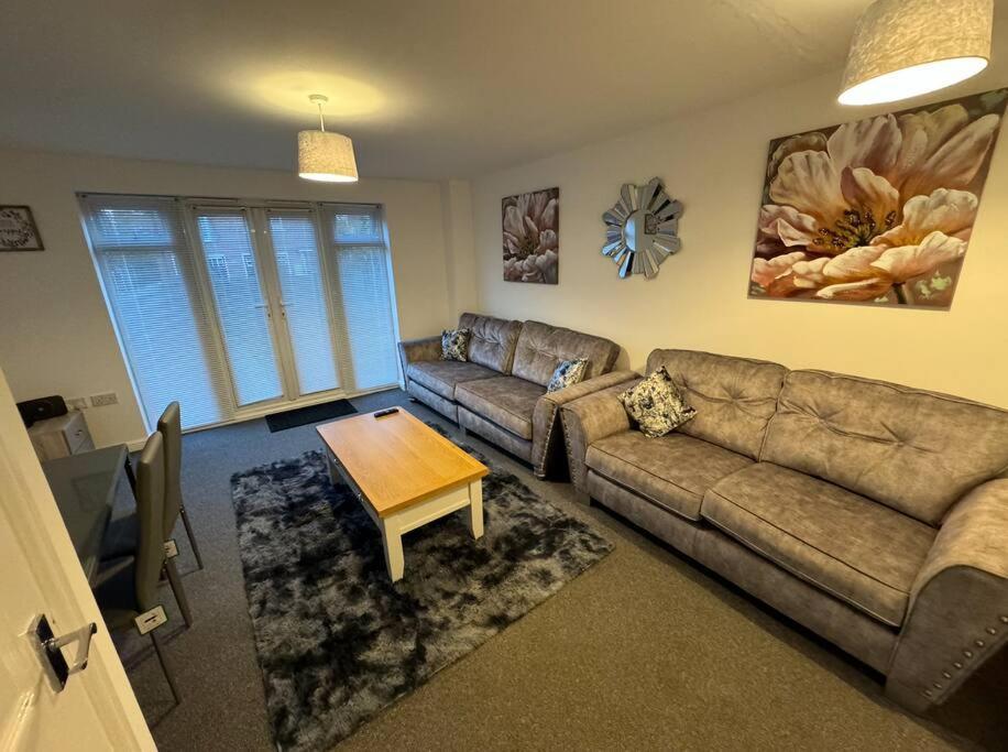 Modern Townhouse - 3 Bed 2.5 Bath 2 Private Gated Parking Villa Wellingborough Eksteriør billede