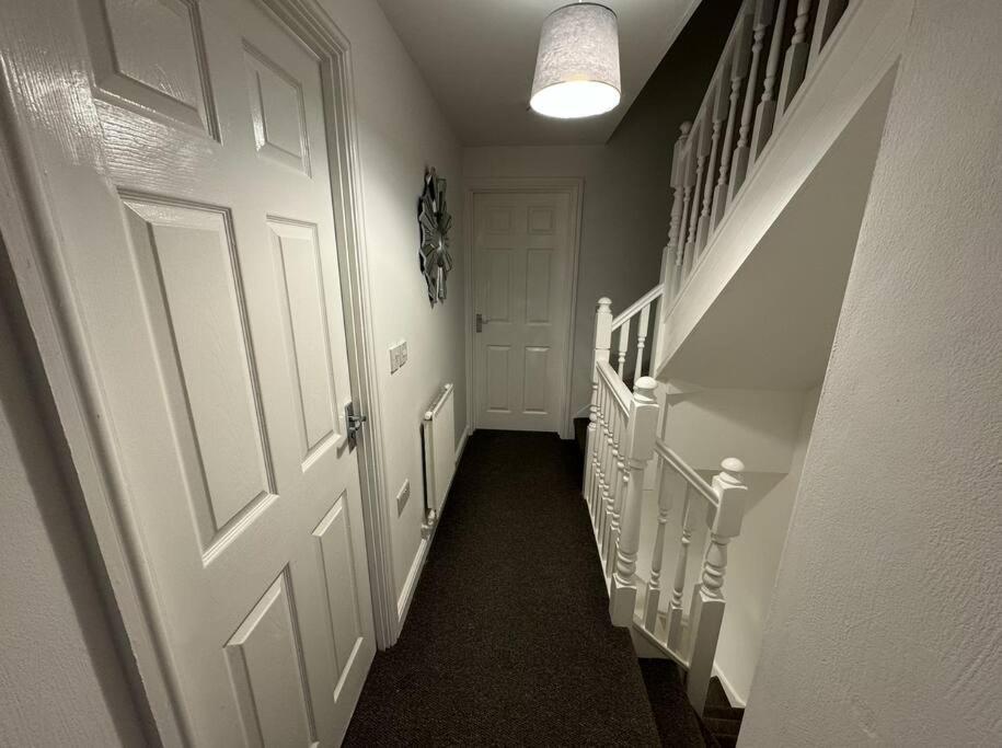 Modern Townhouse - 3 Bed 2.5 Bath 2 Private Gated Parking Villa Wellingborough Eksteriør billede