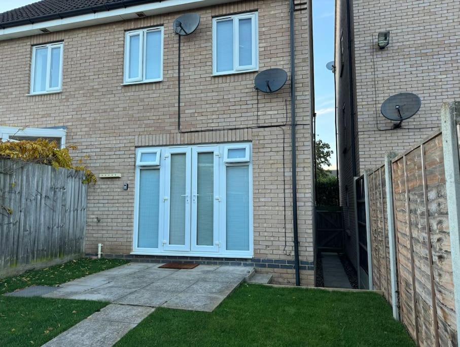 Modern Townhouse - 3 Bed 2.5 Bath 2 Private Gated Parking Villa Wellingborough Eksteriør billede
